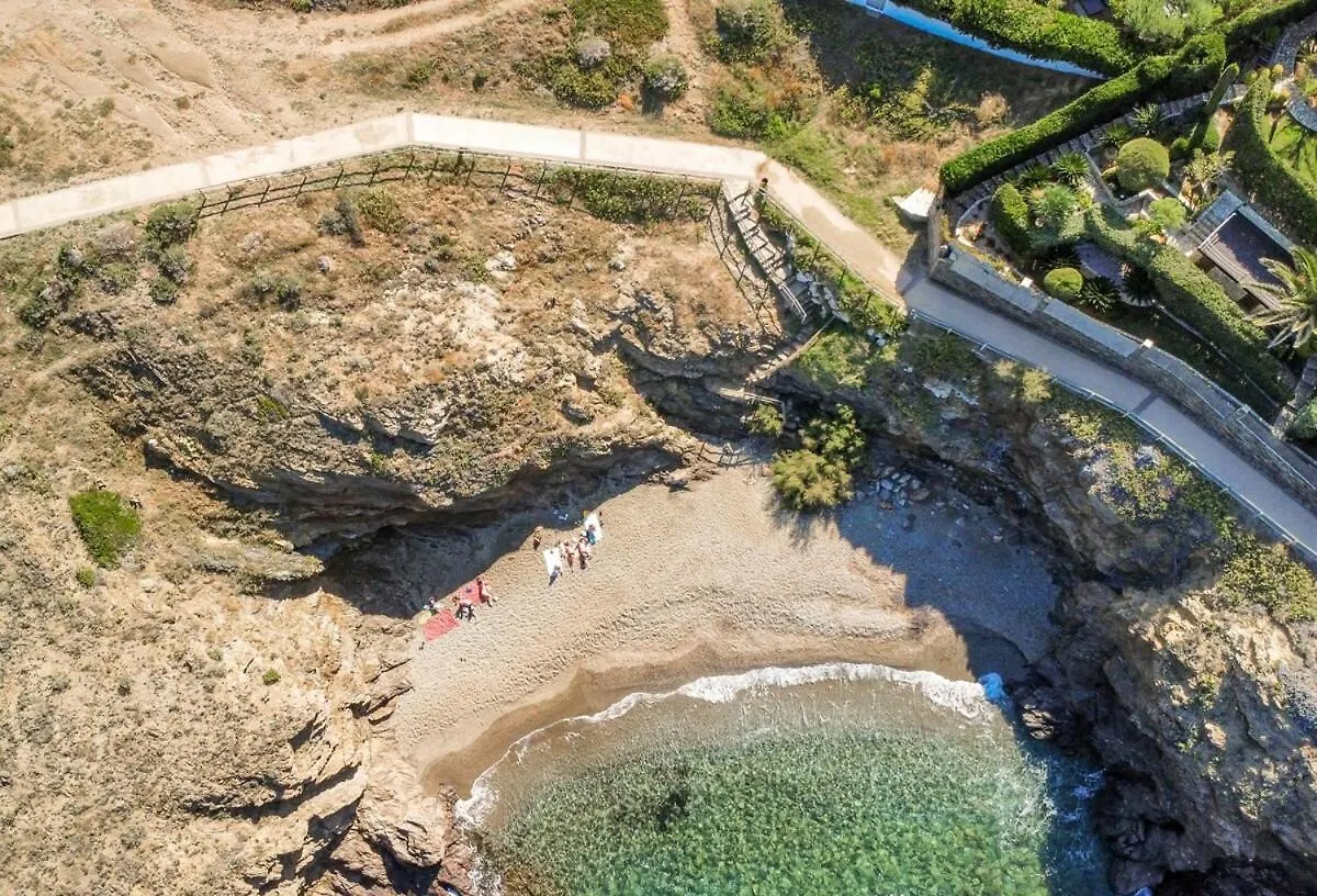Villa Sarnella, El Port De La Selva 0*,
